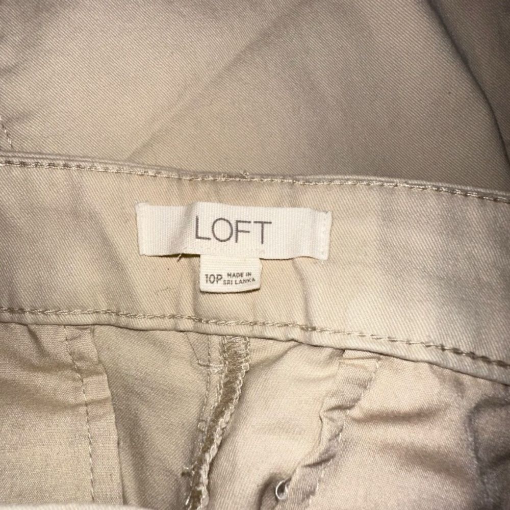 Loft Khaki Cropped pants - Picture 2 of 2